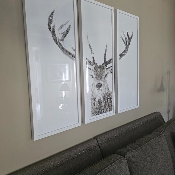 Gorgeous wall art of deer - Picture 1 of 4